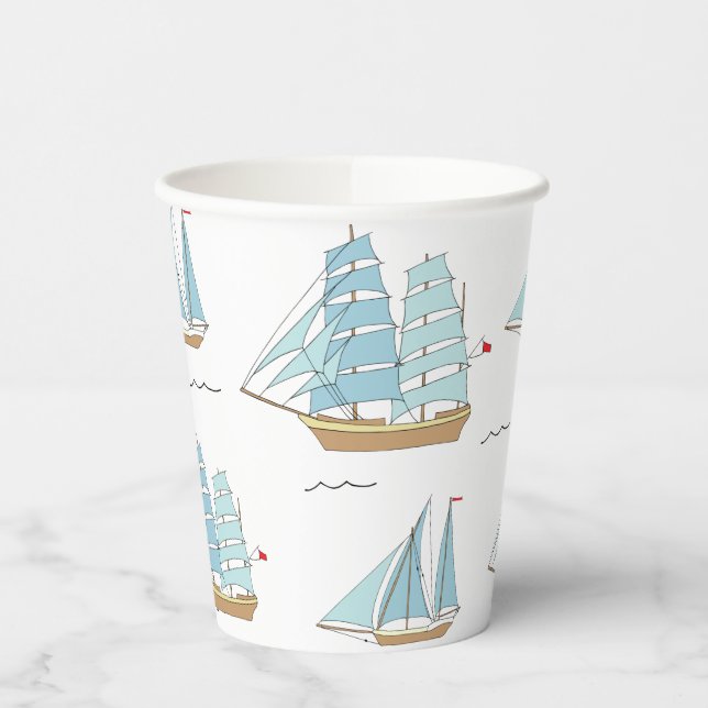 Summer Seatime Niedliche Yachten mit Segel Pappbecher (Links)