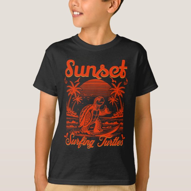 Summer - Sunset Surfing Turtles  T-Shirt (Vorderseite)