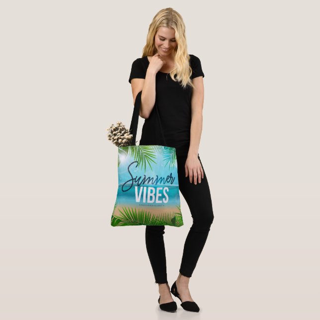 Summer Vibes Tote Bag Tasche (Am Model)