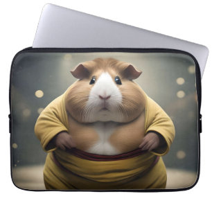 "Sumo Squeakdown: The Mighty Guinea Pig Wrestler" Laptopschutzhülle
