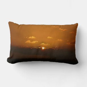 Sun Behind Clouds I Orange Sunset Foto Lendenkissen