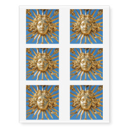 Sun King am Goldenen Tor zum Schloss Versailles