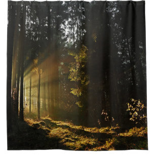 SUN RAYS PIERCING DURCH BÄUME DUSCHVORHANG