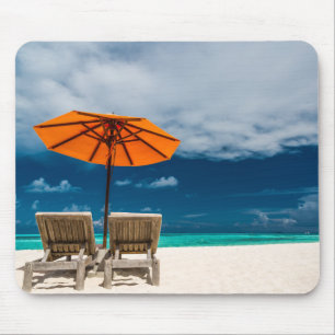 Sun-Regenschirm auf Sandy-Strand Maldives Mousepad