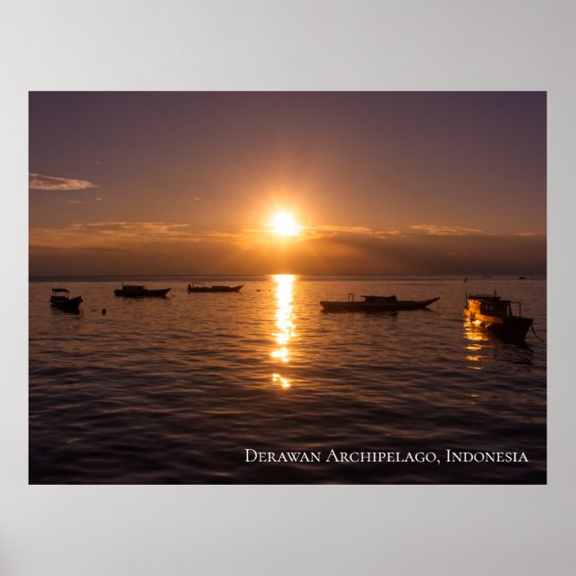 Sunbeam Sunset Rays Floating Boats Sea Twilight Poster (Vorne)