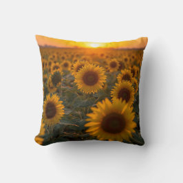 Sunflower Field Throw Pillow Vibrant Floral Decor Kissen
