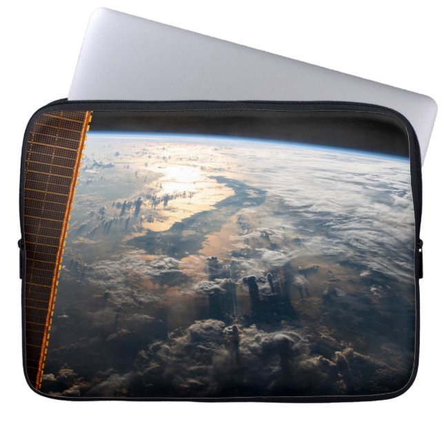 Sunglint blickt vor Celebes Meer in Südostasien Laptopschutzhülle (Vorderseite)