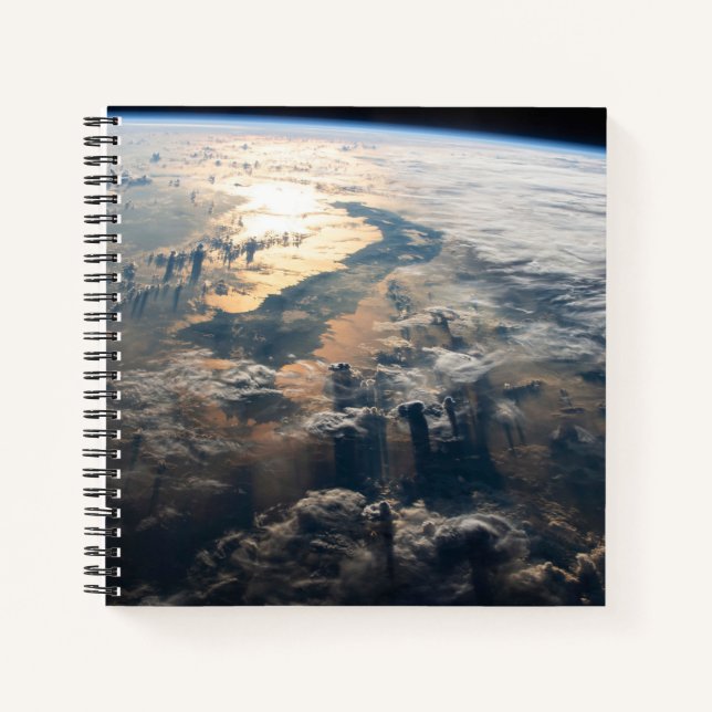 Sunglint blickt vor Celebes Meer in Südostasien Notizbuch (Vorderseite)