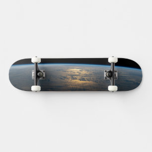 Sunglint strahlt aus einem teilweise bewölkten Süd Skateboard