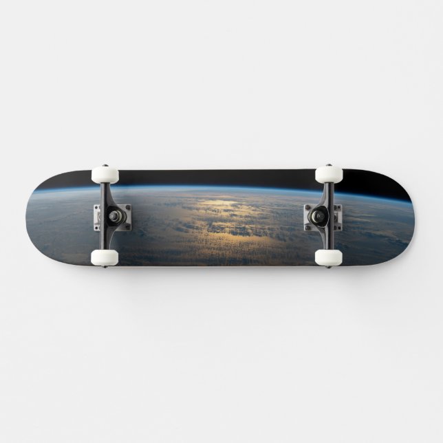 Sunglint strahlt aus einem teilweise bewölkten Süd Skateboard (Horizontal)