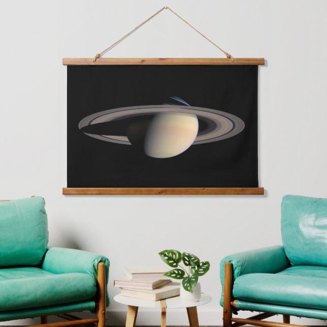 Sunlit Saturn Gas Giant Planet von Cassini Wandteppich Mit Holzrahmen (Wohnzimmer)