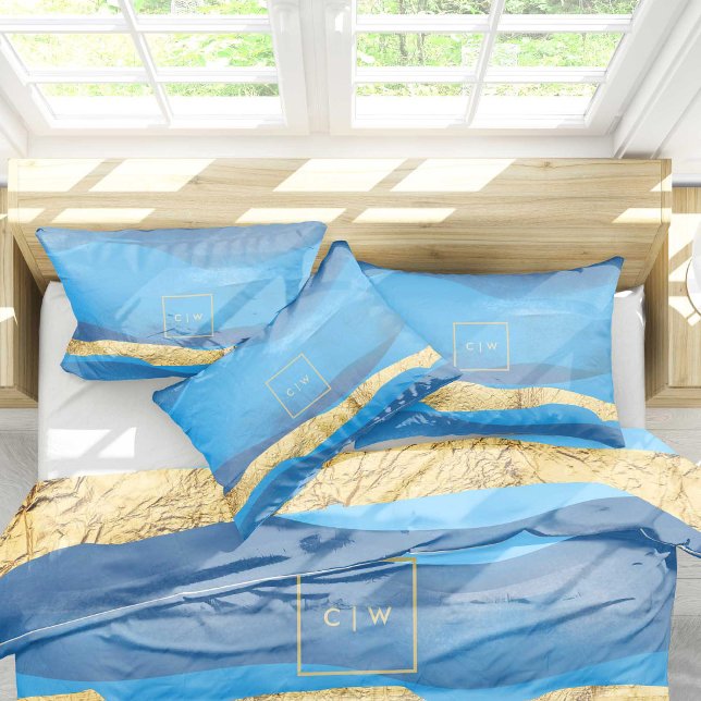 Sunny Azur Ocean Surf Waves Blue Gold Monogramme Kissenbezug (Von Creator hochgeladen)