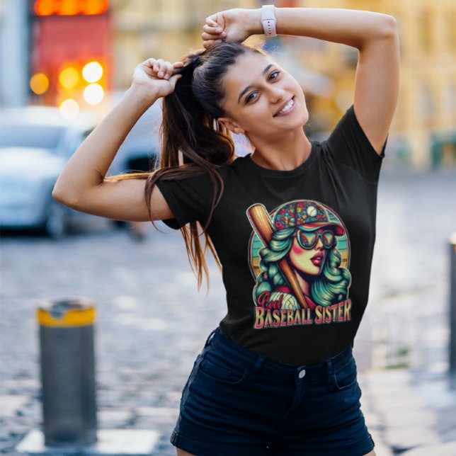 Sunny Batter: Cool Baseball Sister T-Shirt (Von Creator hochgeladen)