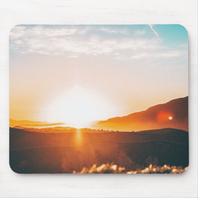 sunrise over a mountain mousepad (Vorne)