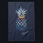 Sunset Beach Ananas Custom Housewärming Host Geschirrtuch<br><div class="desc">Ein Sonnenuntergang und der Horizont Szene Ananas Form zeigt eine ruhige Ozean. Ideal für Hochzeiten, Duschen und Feiern im Sommer! TIPP - Pair dies mit passenden Produkten wie der Flasche, und kann Kühler in dieser Sammlung. Fügen Sie Ihren Namen oder Namen des Gastes hinzu, indem Sie oben auf die Schaltfläche...</div>