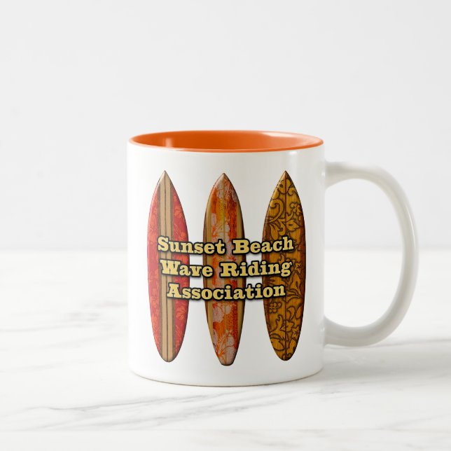Sunset Beach Hawaiian Surfboards Wave Riders Zweifarbige Tasse (Rechts)