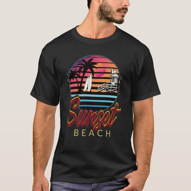 Sunset Beach Vibes Vacation Humorous Saying T-Shirt (Vorderseite)