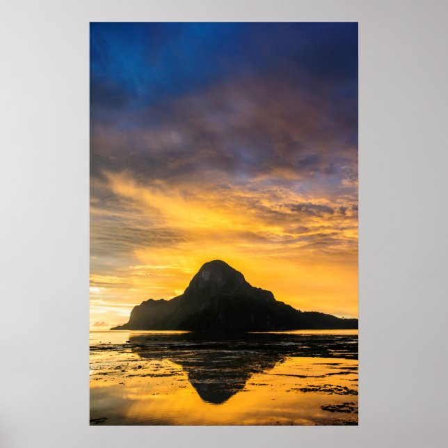 Sunset Over Bacuit Archipelago Poster (Vorne)