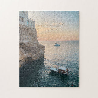 Sunset over Cliffside in Polignano a Mare, Italien