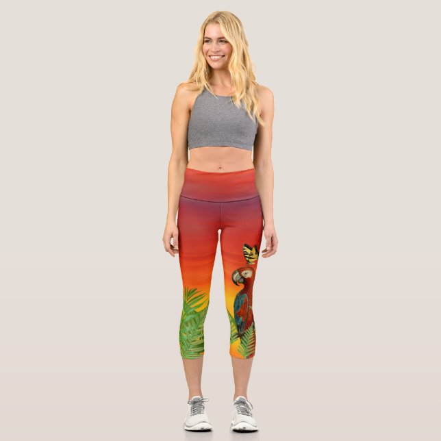 Sunset Parrot and Butterfly Capri Leggings (Vorderseite)