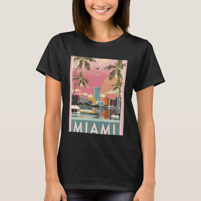 Sunset Sky Over Miami Skyline & Palm-Lined Bay Tra T-Shirt (Vorderseite)