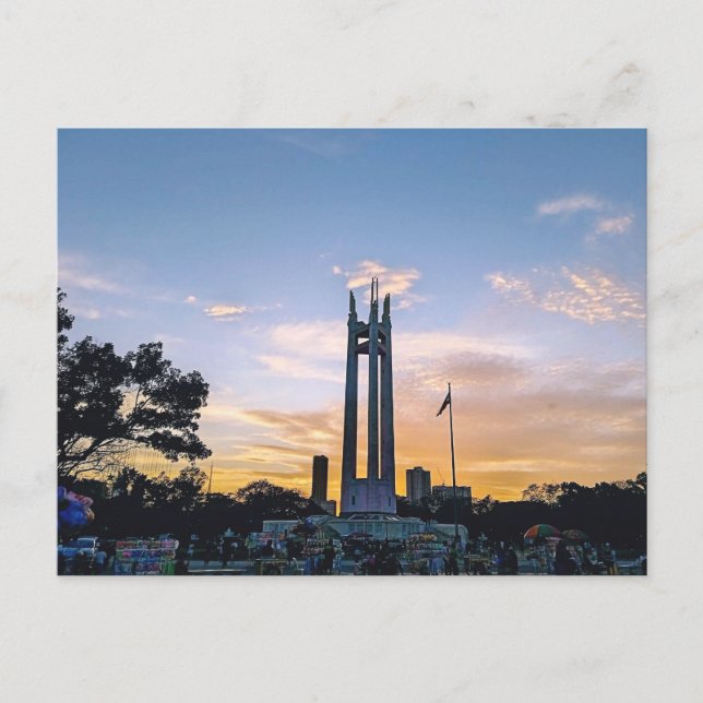 Sunset Sky Quezon Memorial Circle Park / QC Fox Postkarte (Vorderseite)