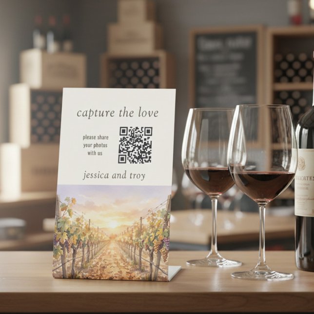 Sunset Weingut QR Code Capture the Love Hochzeit Sockelschild (Sign with qr code for photo sharing from the Sunset Vineyard wedding collection by Darling & May)