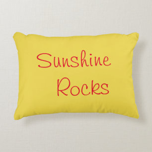 "Sunshine Rocks" Phrase Gelber Hintergrund Dekokissen