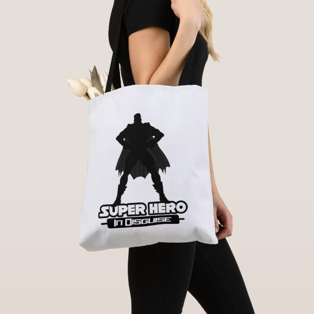 Super Held in versteckter Form Tasche (Von Nahem)