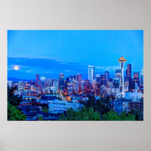 Super Moon steigt in der Nähe der Skyline von Seat Poster