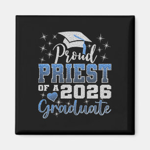 Super stolzer Priester des 2026er Absolventen Seni Magnet