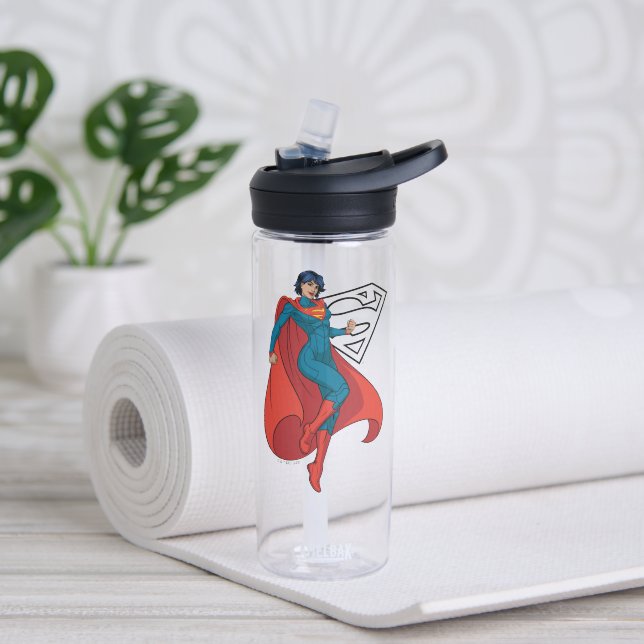 Supergirl Hovering in Blue Anzug Trinkflasche (Yoga)