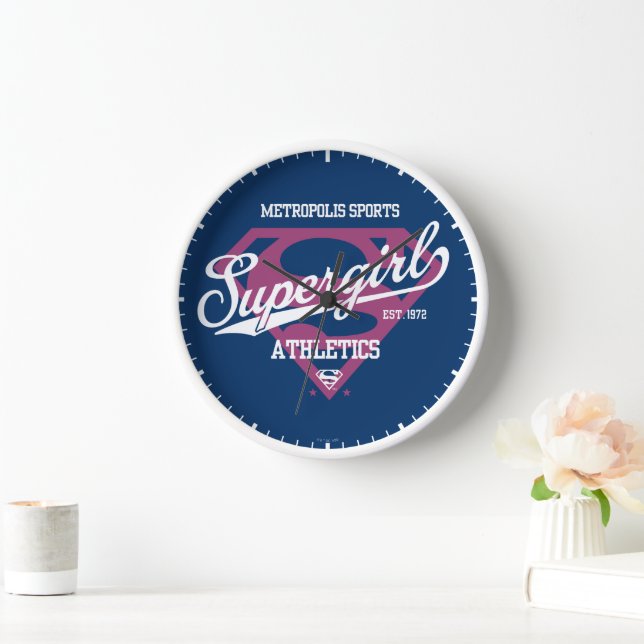 Supergirl Metropolis Sportathletik Grafik Uhr (Zuhause)