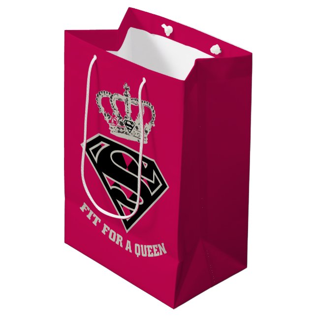 Supergirl S-Schild "Fit for a Queen" Mittlere Geschenktüte (Vorderseite Schrägansicht)