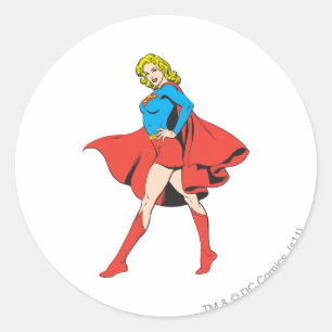 Supergirl schlägt eine Pose Runder Aufkleber