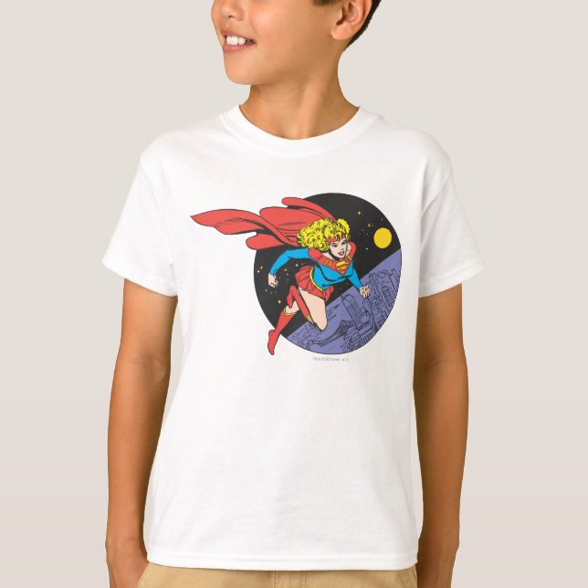 Supergirl springt im Weltraum T-Shirt (Vorderseite)