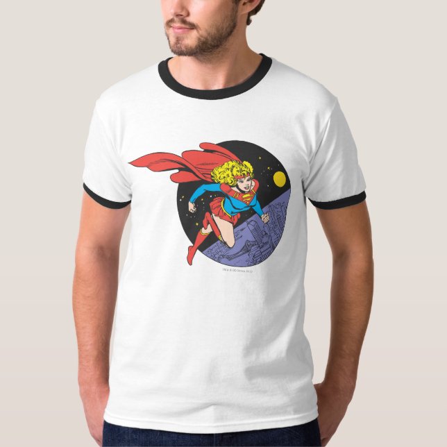 Supergirl springt im Weltraum T-Shirt (Vorderseite)