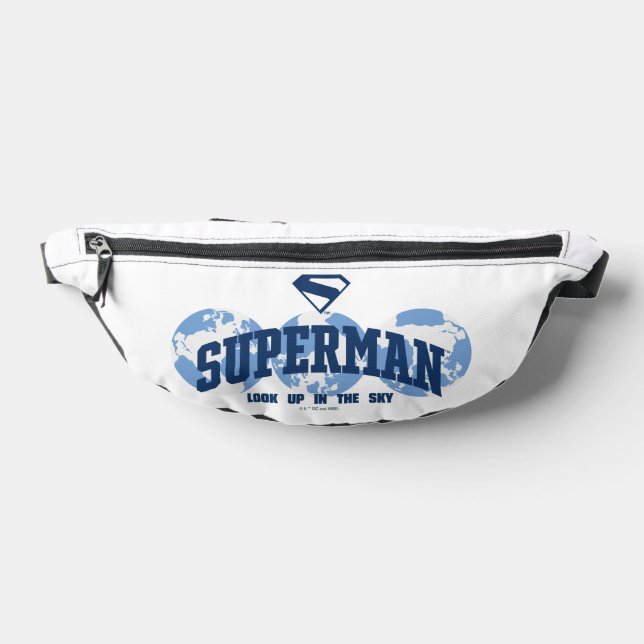 Superman dans le monde (Poser)