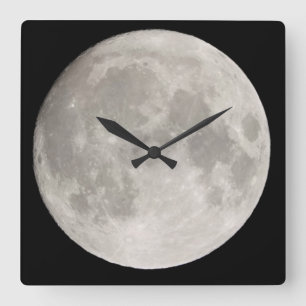 Supermond am schwarzen Himmel Quadratische Wanduhr