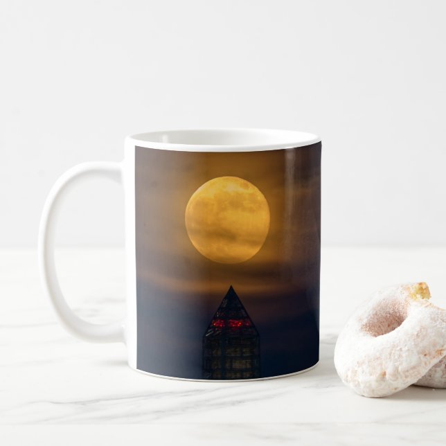 Supermoon über Washington Monument Kaffeetasse (Mit Donut)