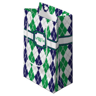 Sur le sac à motifs de losanges vert de cadeau