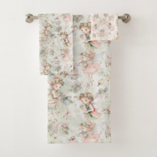 sur un champ de fleurs papillon fille dans une cou