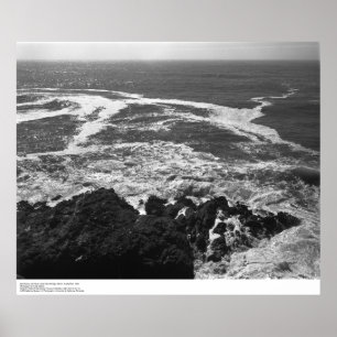 Surf, Felsen und Foam Lines in der Nähe der Bodega Poster
