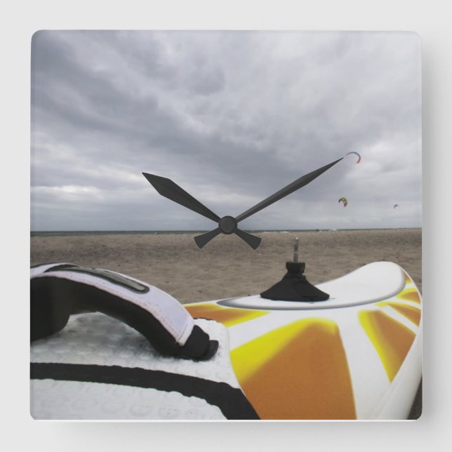 surfboard quadratische wanduhr (Vorderseite)