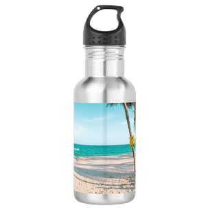Surfbretter am Strand werfen Kissen Edelstahlflasche