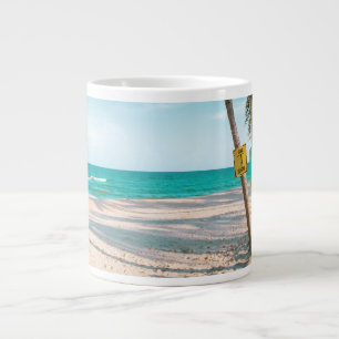 Surfbretter am Strand werfen Kissen Jumbo-Tasse