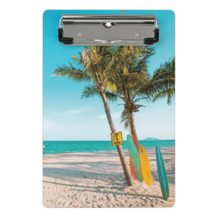 Surfbretter am Strand werfen Kissen Mini Klemmbrett