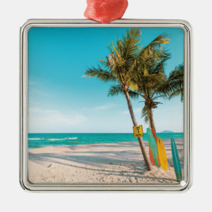 Surfbretter am Strand werfen Kissen Ornament Aus Metall