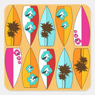 Surfbretter auf dem Boardwalk Summer Beach Thema Quadratischer Aufkleber
