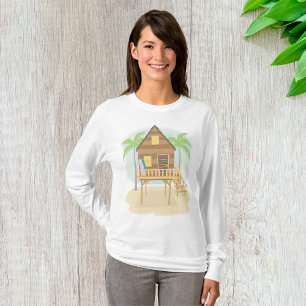 Surfbretter und Palmen aus tropischer Hütte T-Shirt